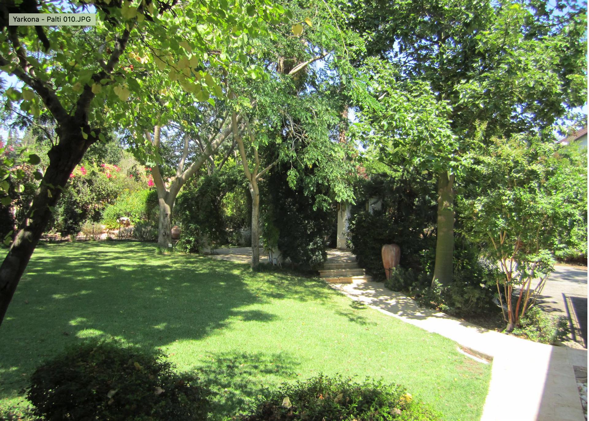 Villa + Plot Of Land - Private- Moshav Yarkona