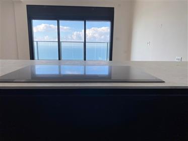 Mini-Penthouse For Sale Bat Yam With Seaview