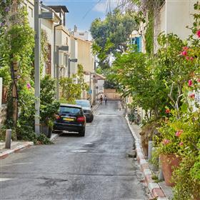 2 terrains différents à vendre dans les rues les plus recherchées du célèbre Neve Tzedek de Tel-Aviv