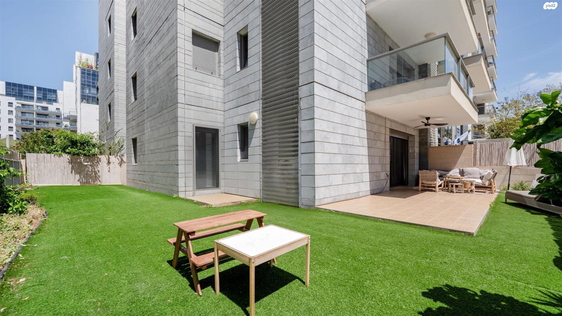 4-Room Garden Apartment Glil-Yam, Herzliya 