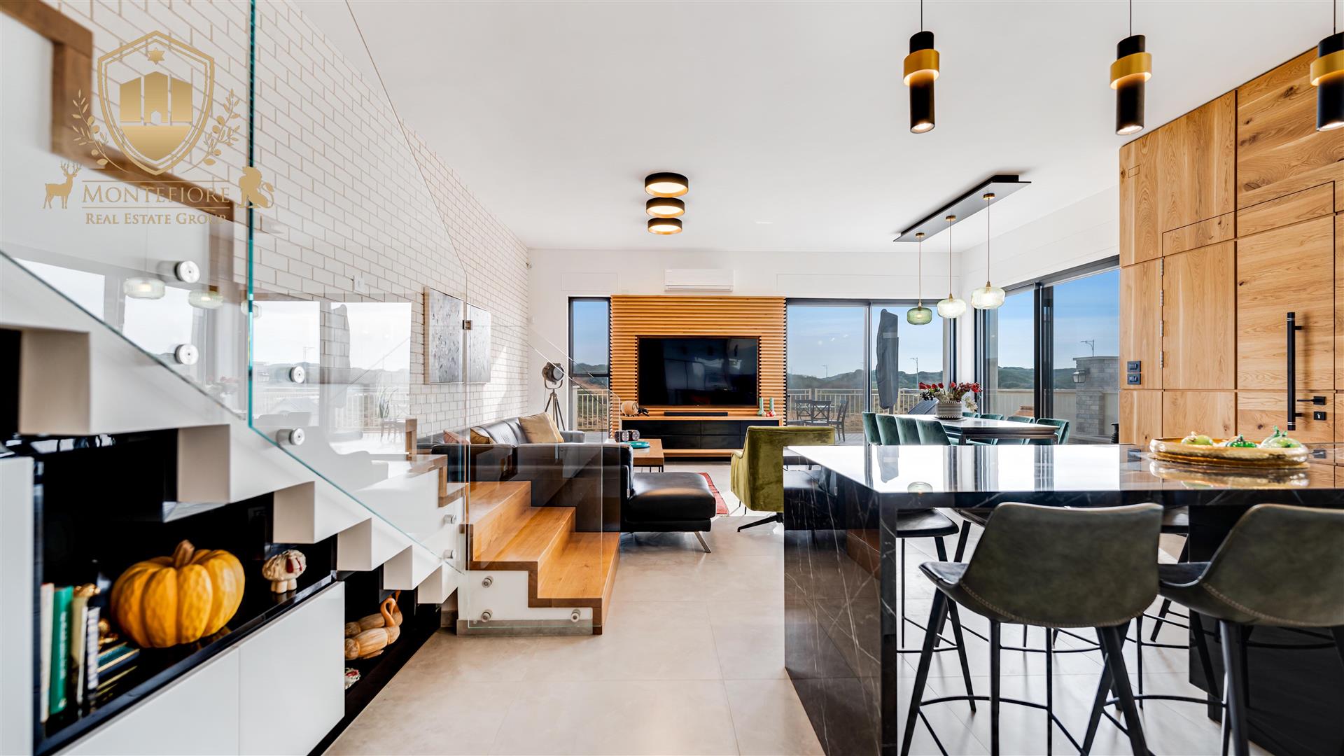 Seaview Villa For Sale Hadera 