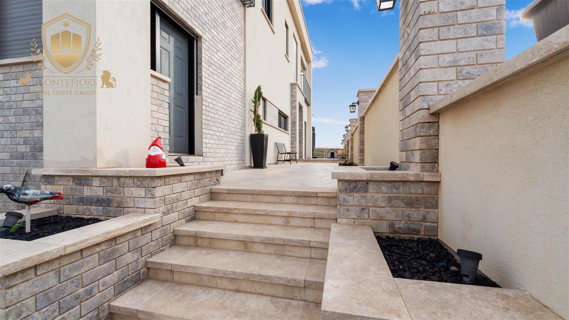 Seaview Villa For Sale Hadera 