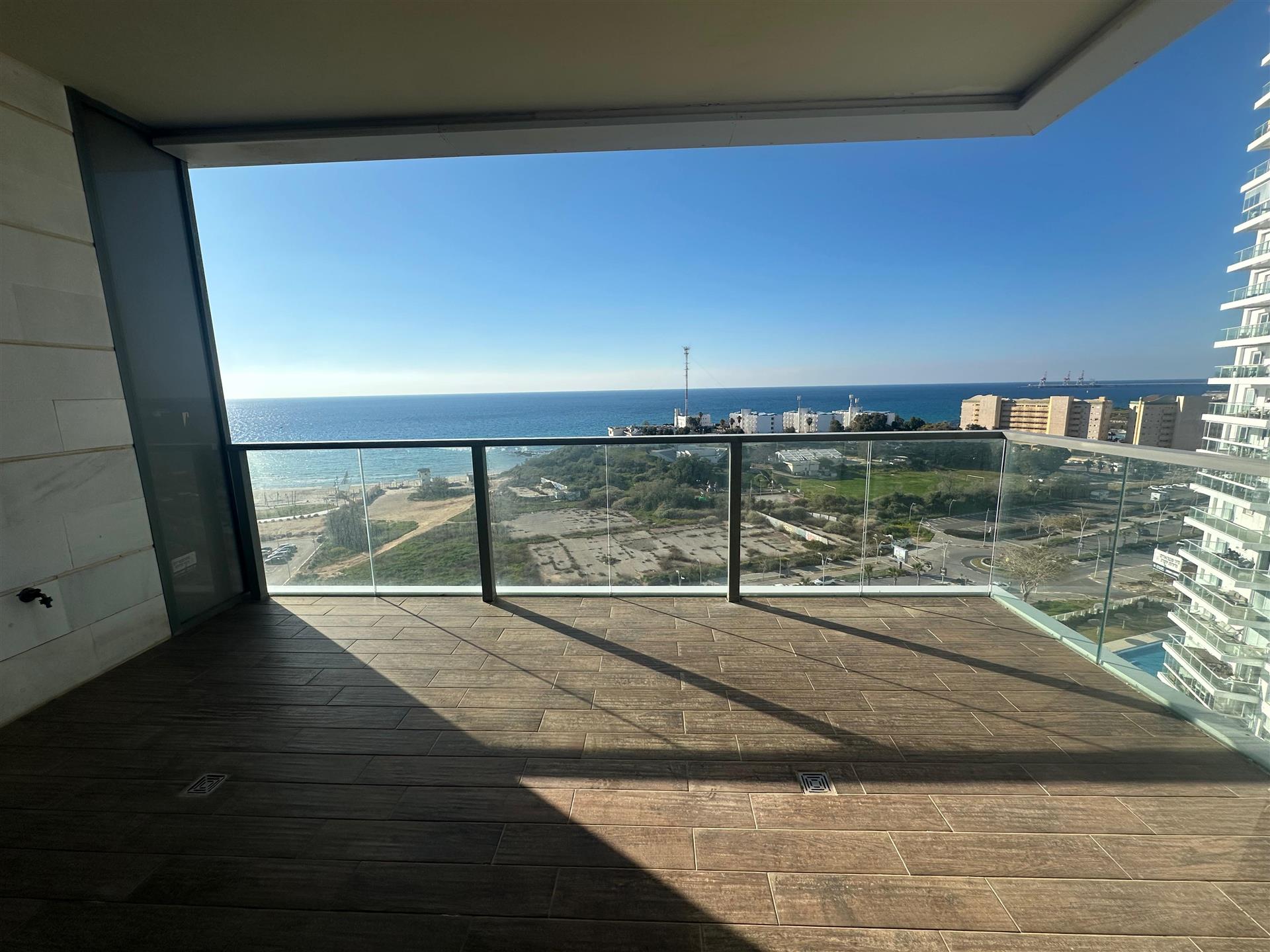 Seaview 3.5 Room Apartment With Pool And Gym - Hadera 