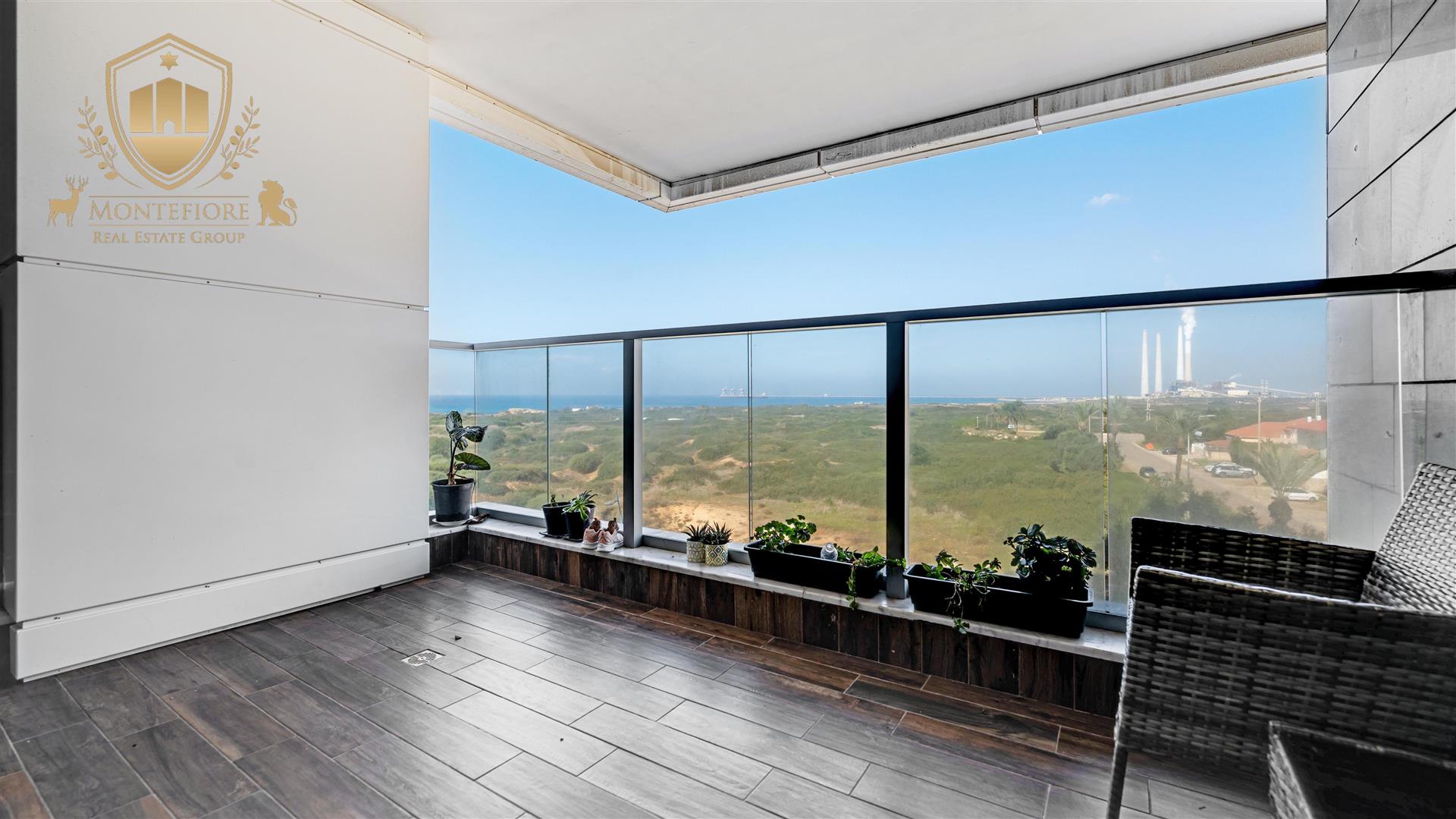 5-Room Apartment For Sale In Hadera On The Sea