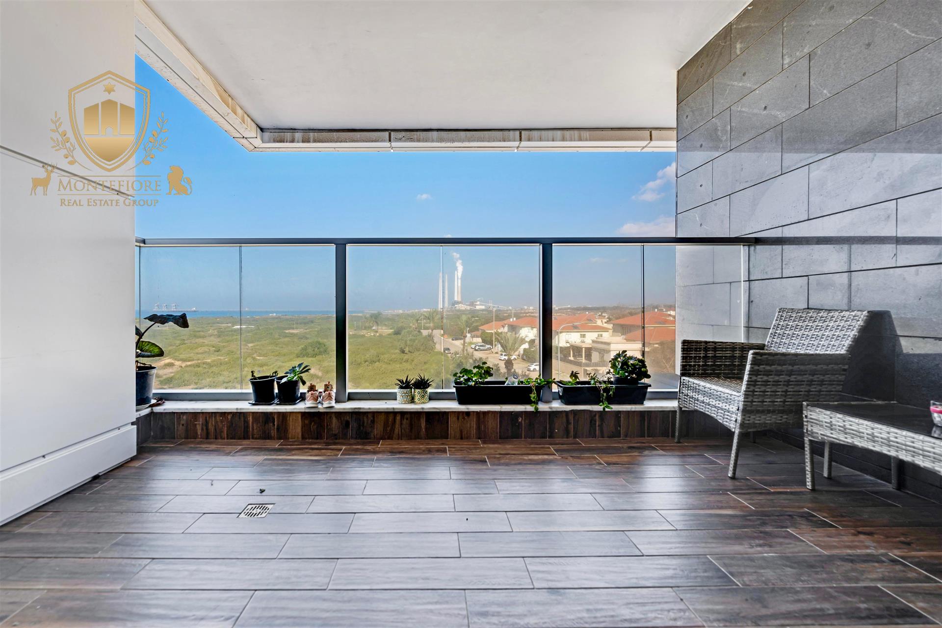 5-Room Apartment For Sale In Hadera On The Sea