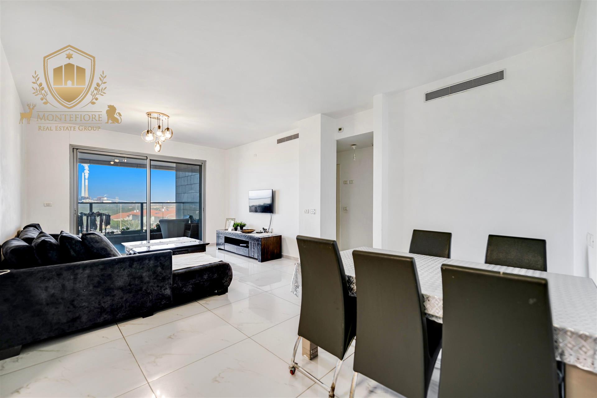 5-Room Apartment For Sale In Hadera On The Sea