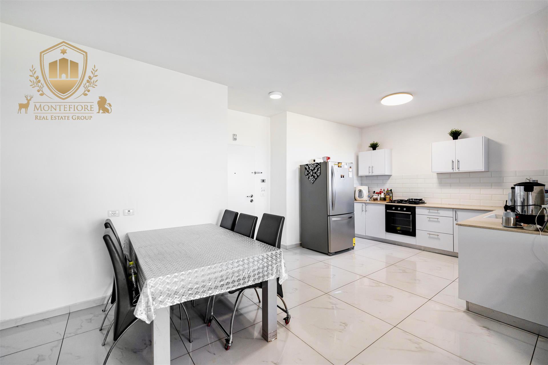5-Room Apartment For Sale In Hadera On The Sea
