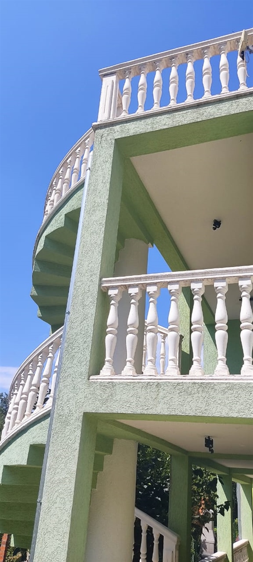 Maison à deux étages avec vue sur la mer à Suse