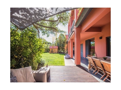 Apartamento T3 de Luxo com Jardim, Terraço, Garagem e Arrecadação na Quinta da Marinha, Cascais