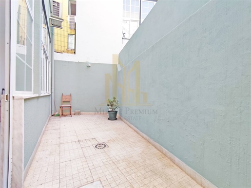 Renovierte 1-Zimmer-Wohnung mit Terrasse neben Técnico in Alameda, Arroios, Lissabon