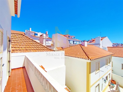 Building in Horizontal Property in the Center of Ericeira