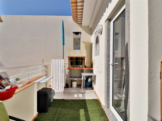 Excellent 3 bedroom apartment 5 minutes from the beach