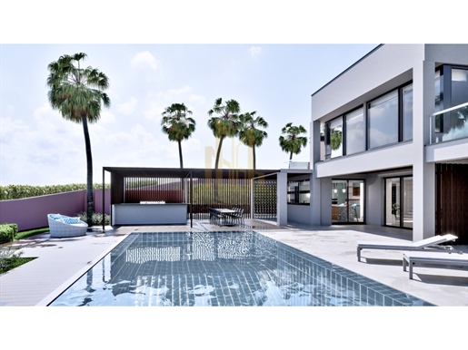 Moderne Villa mit 4 Schlafzimmern und Pool in Lagos