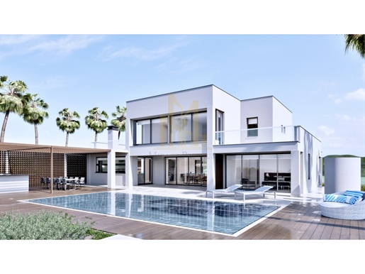 Moderna villa de 4 dormitorios con piscina en Lagos