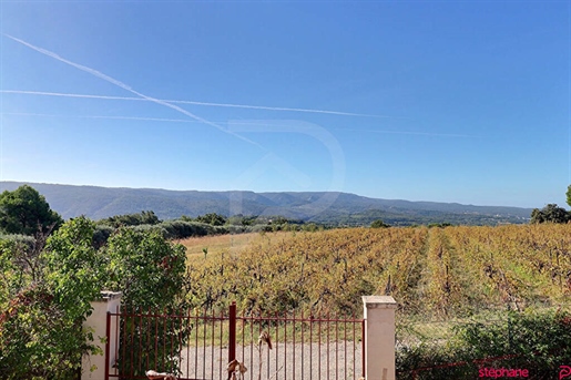 Charmante ferme du XVIIIe siècle au milieu des vignes avec Vue sur les Monts de Vaucluse et le Mont
