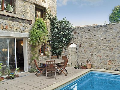 Superb barn conversion with pool in charming village near Peprignan