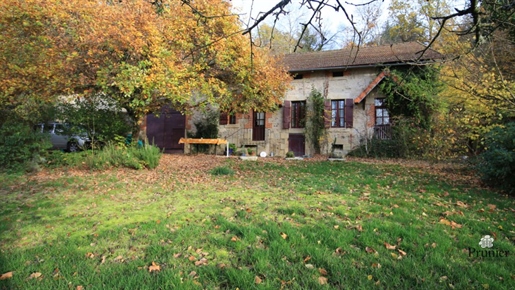 Renovated house for sale in the heart of nature on 3,364 m² of land
