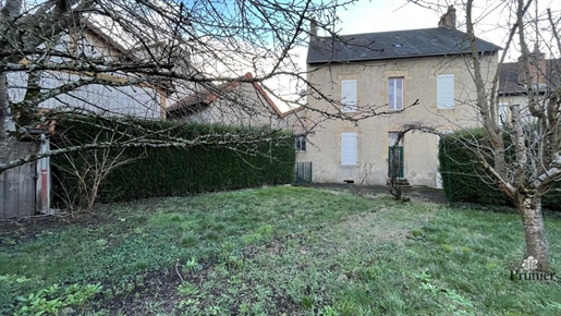 Single-Storey house with garden for sale in Autun