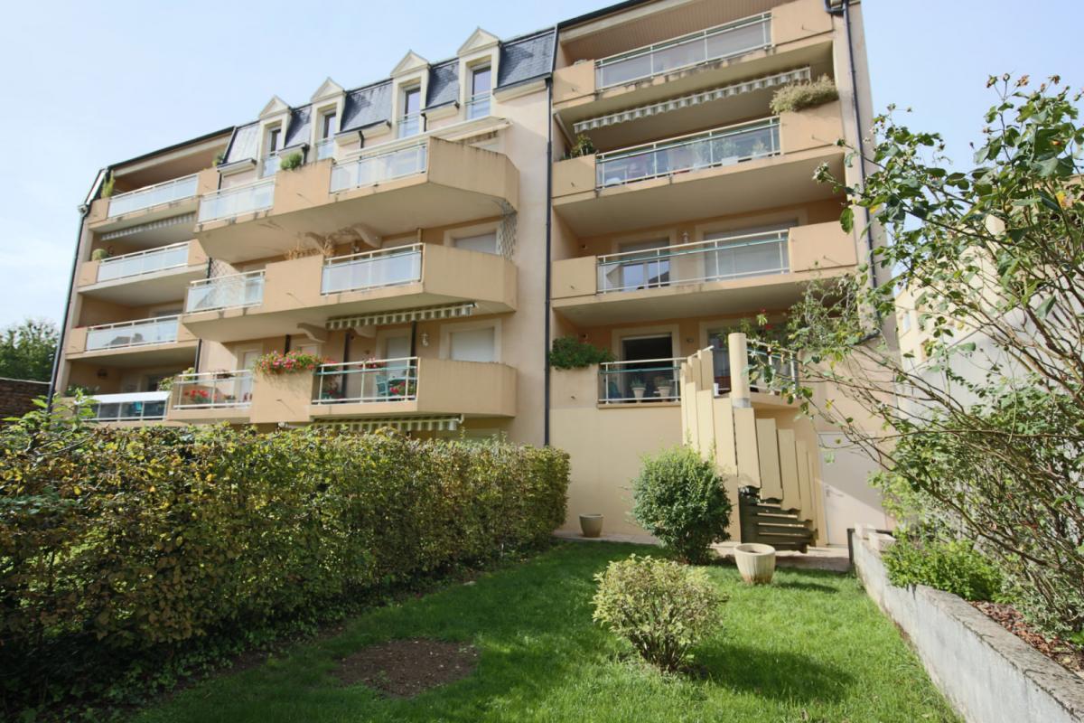 78 m² apartment with balcony, terrace and garden for sale in the heart of town