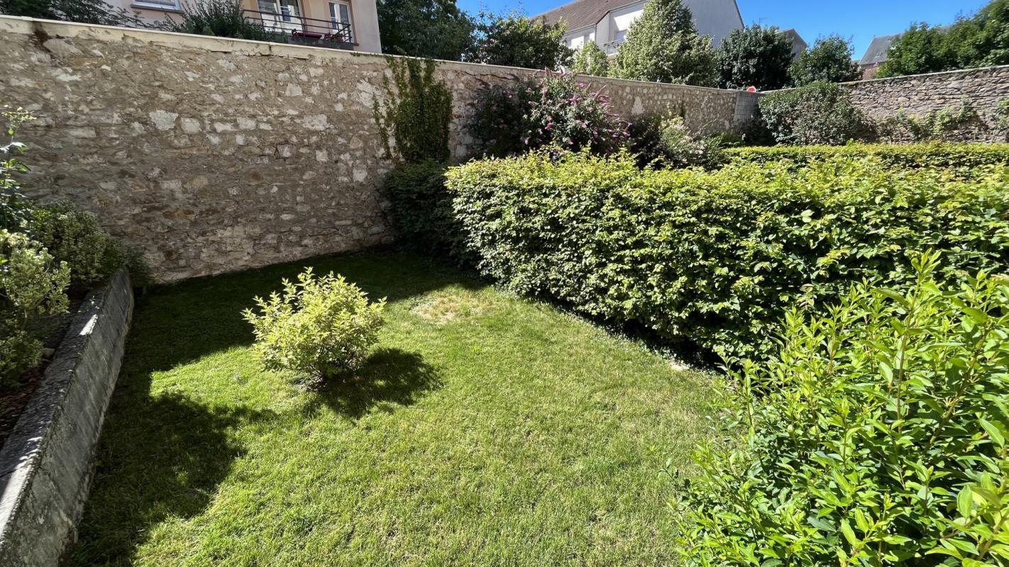 78 m² apartment with balcony, terrace and garden for sale in the heart of town