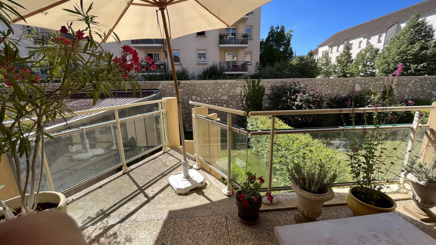 78 m² apartment with balcony, terrace and garden for sale in the heart of town