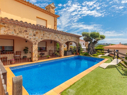 Great rustic style house in Blanes