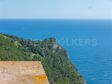 Exceptional 6.2 Ha plot on a cliff with direct access to the sea in Begur
