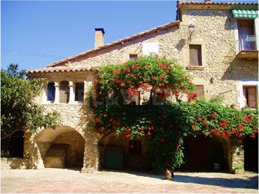 Bauernhaus mit Rentabilität in La Garrotxa
