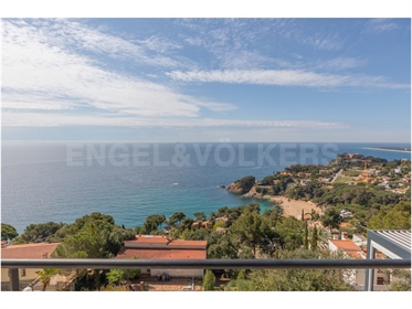 Encantadora villa con fabulosas vistas al mar en Cala St. Francesc