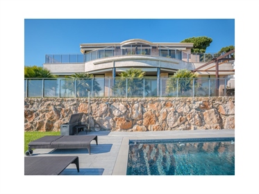 Espaciosa villa moderna con excelentes vistas al mar en Tossa