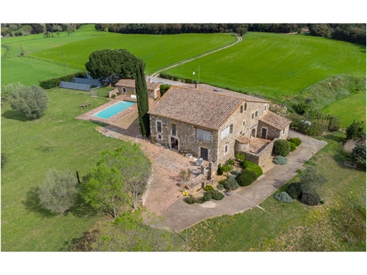 Countryhouse in the heart of the Empordà