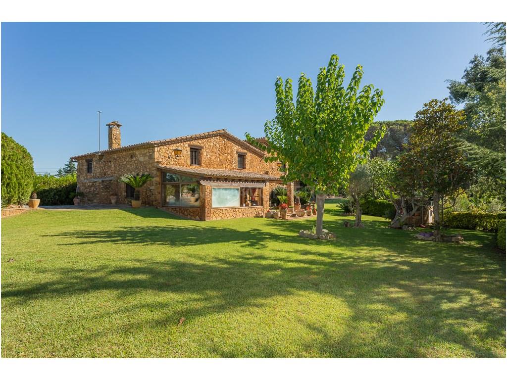 Fantastic Catalan Country House with swimming pool and tourist licence