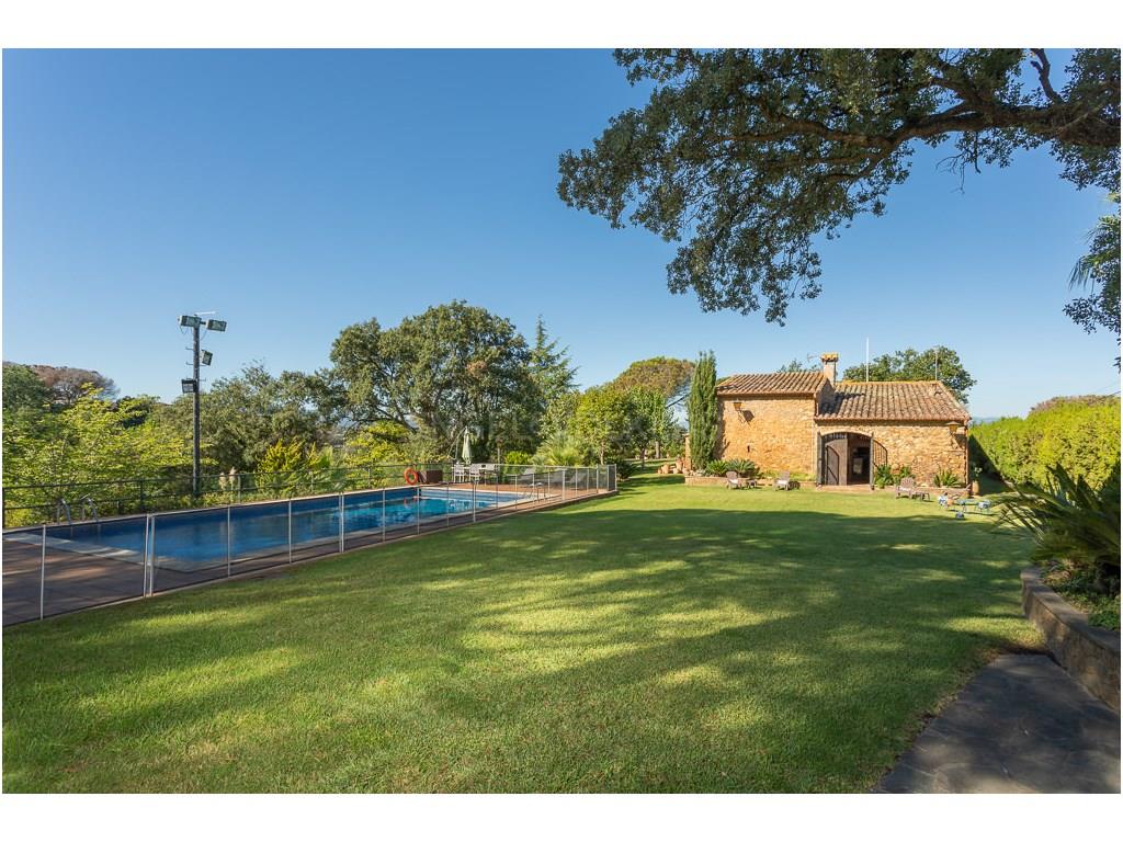 Fantastic Catalan Country House with swimming pool and tourist licence