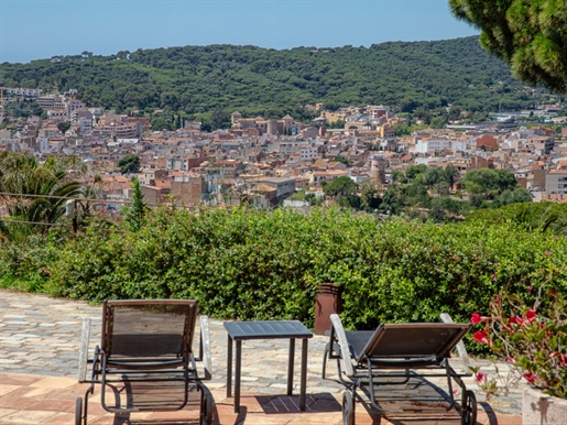 Exklusives Steinhaus mit Meerblick