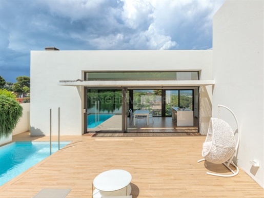 Casa con diseño moderno y vistas al mar en Sant Antoni de Calonge