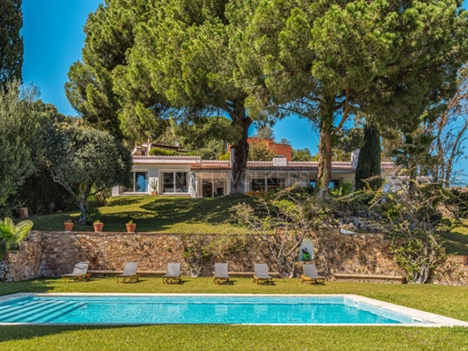 Villa de estilo mediterráneo con licencia turística