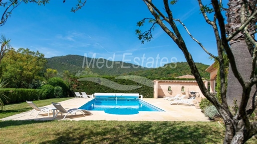 Provencial style villa with open views - village on foot