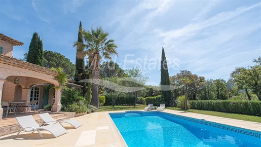Provencial style villa with open views - village on foot