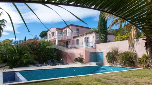 Grimaud: Lovely provincial style villa with great sea view