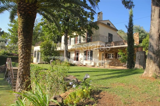 Superbe property with different outbuildings - great open views