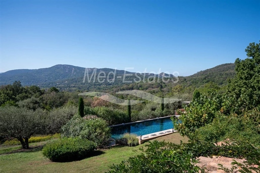 Charming property in absolute tranquillity - beautiful views!