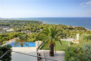 Luxury villa with fantastic sea views in Las Rotas