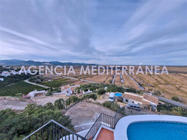 Villa in Monte Pego with sea views