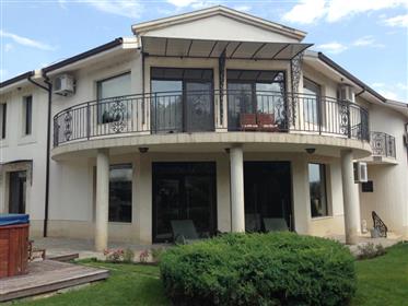 Casa/Vila de luxo em Varna-Bulgária