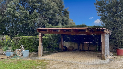 Cotignac Villa de plain pied, garage, piscine sur 1200m2 de terrain