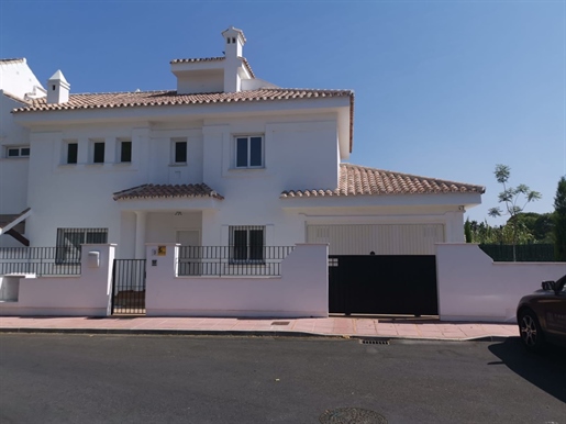 Huis in Nueva Andalucia, Costa del Sol