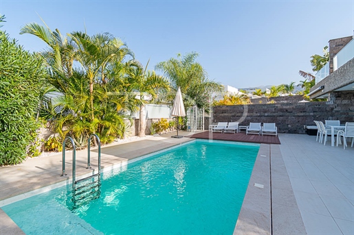 Prachtige moderne villa met oceaanzicht te koop de luxe wijk Playa del Duque