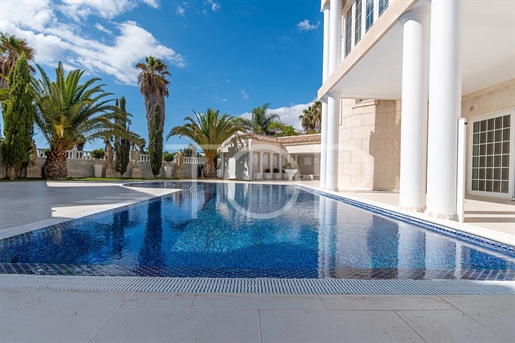 Indrukwekkende luxe villa in de Golf Costa Adeje