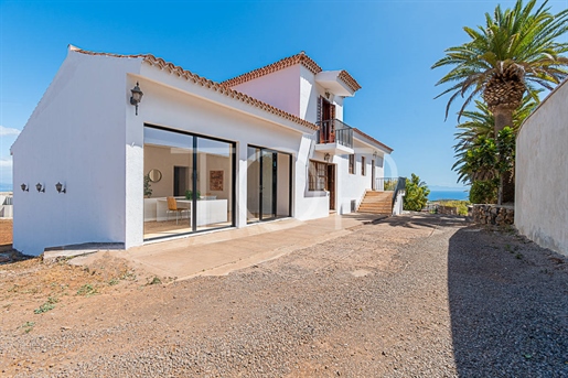 Unique finca for sale in a privileged area of Güímar, with spectacular views and endless possibiliti