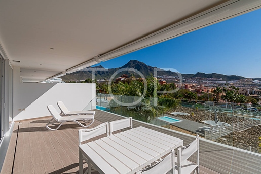 Modern appartement met fantastisch uitzicht op zee te koop in een exclusieve wijk in Costa Adeje